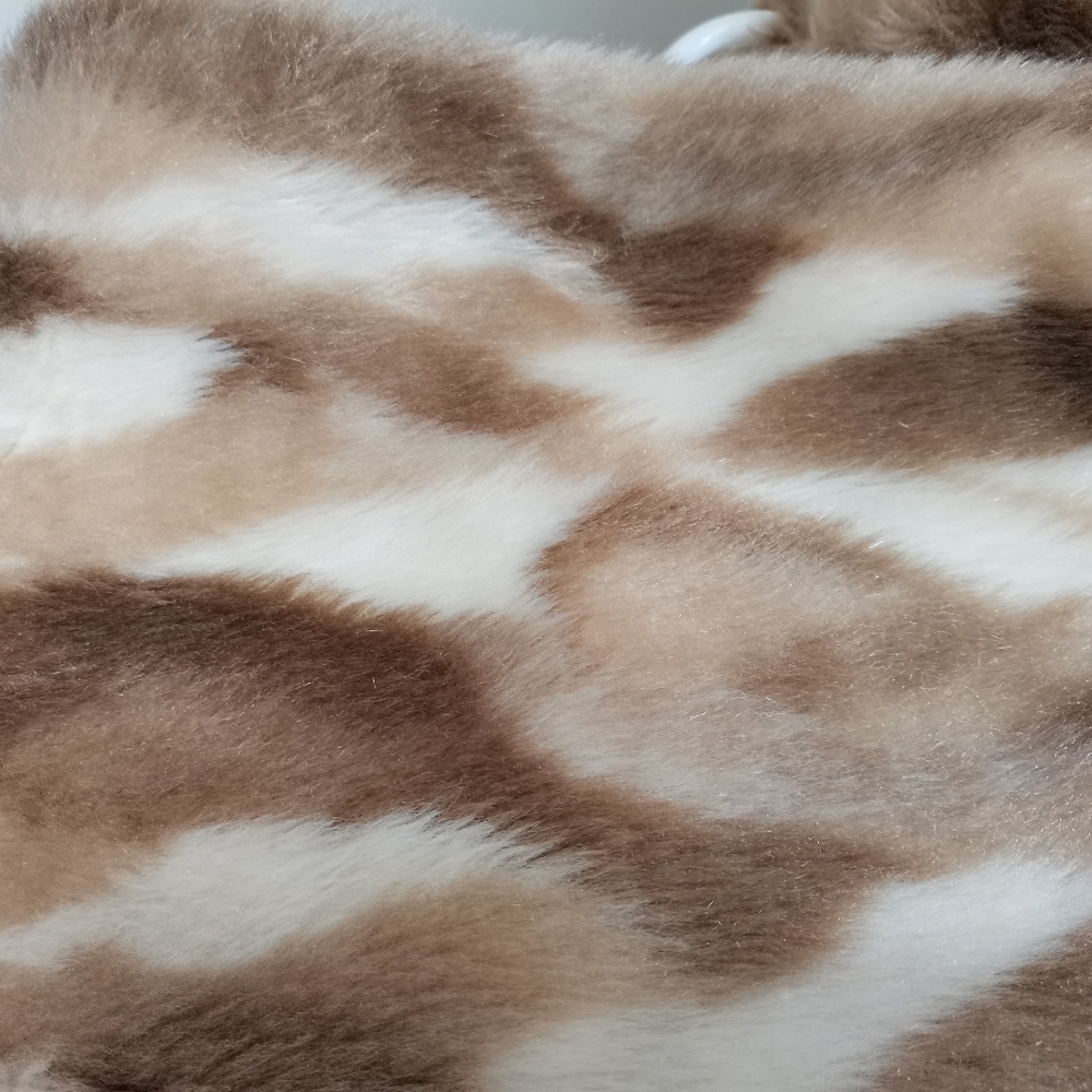 Pendleton Faux Fur Coat - image 6